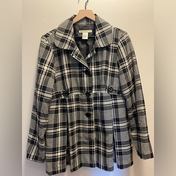 Requirements Blazer - Picture 2 of 7